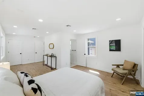 59 Erie Avenue Midland Park NJ 07432