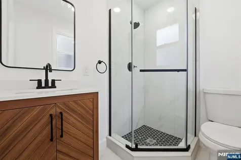 59 Erie Avenue Midland Park NJ 07432
