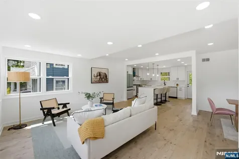 59 Erie Avenue Midland Park NJ 07432