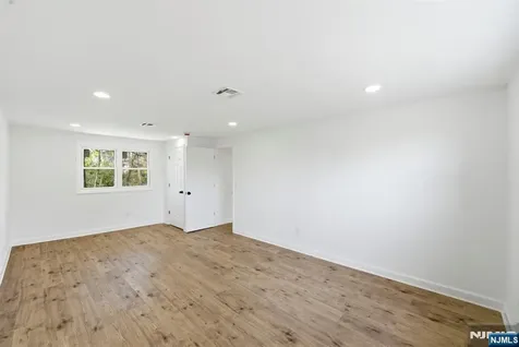 59 Erie Avenue Midland Park NJ 07432