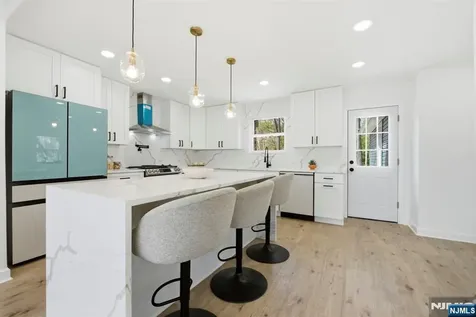 59 Erie Avenue Midland Park NJ 07432
