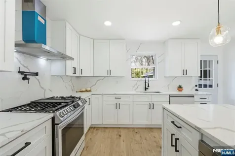 59 Erie Avenue Midland Park NJ 07432