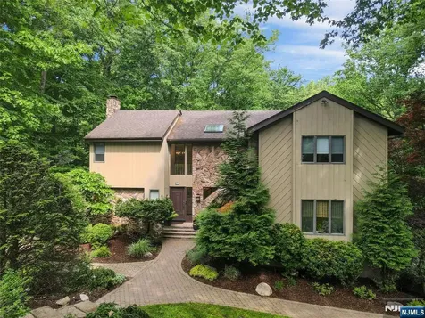 364 Canterbury Lane Wyckoff NJ 07481