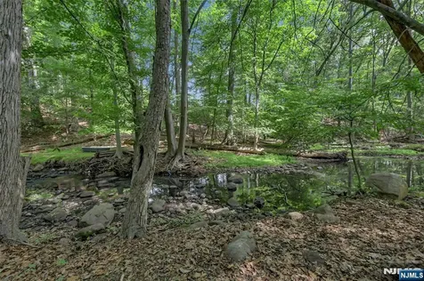 364 Canterbury Lane Wyckoff NJ 07481