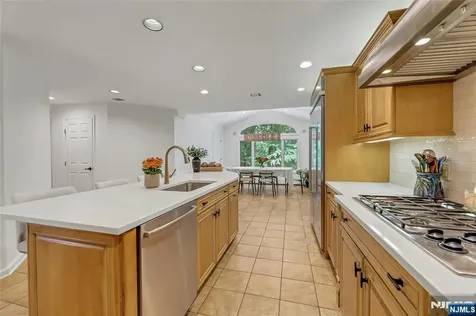 364 Canterbury Lane Wyckoff NJ 07481