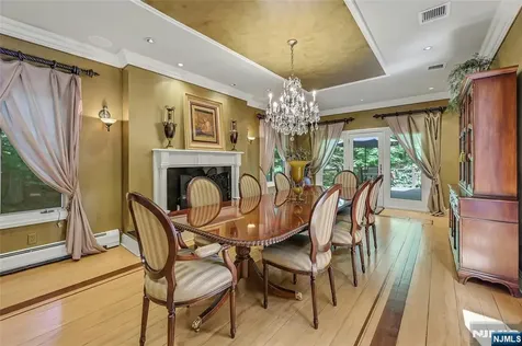 364 Canterbury Lane Wyckoff NJ 07481