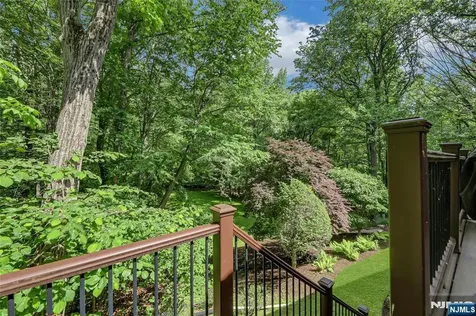 364 Canterbury Lane Wyckoff NJ 07481