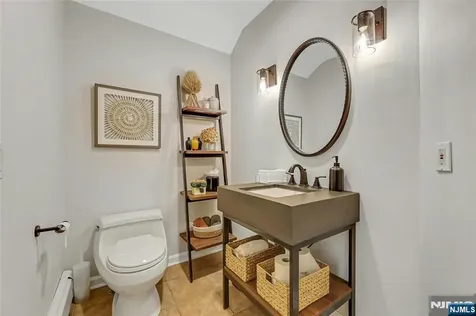 364 Canterbury Lane Wyckoff NJ 07481