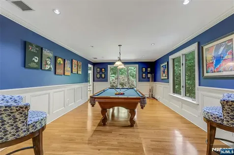 364 Canterbury Lane Wyckoff NJ 07481