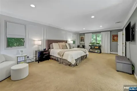 364 Canterbury Lane Wyckoff NJ 07481