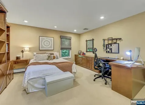 364 Canterbury Lane Wyckoff NJ 07481