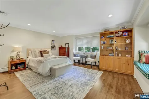 364 Canterbury Lane Wyckoff NJ 07481