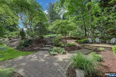364 Canterbury Lane Wyckoff NJ 07481