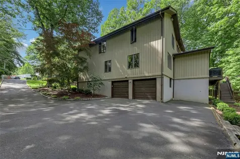 364 Canterbury Lane Wyckoff NJ 07481