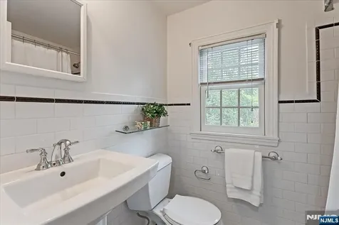 687 Grove Street Montclair NJ 07043