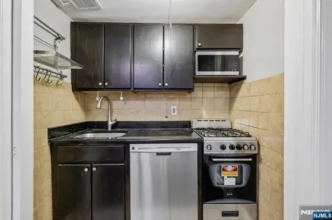 3031 Edwin Avenue Fort Lee NJ 07024