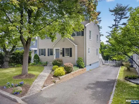 538 Coolidge Place Paramus NJ 07652