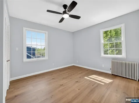 538 Coolidge Place Paramus NJ 07652