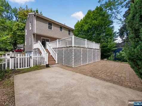 538 Coolidge Place Paramus NJ 07652