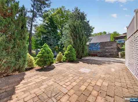 538 Coolidge Place Paramus NJ 07652