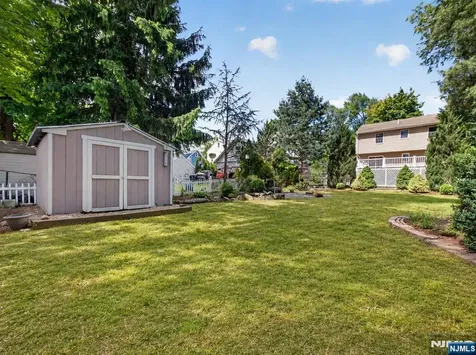 538 Coolidge Place Paramus NJ 07652