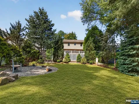 538 Coolidge Place Paramus NJ 07652