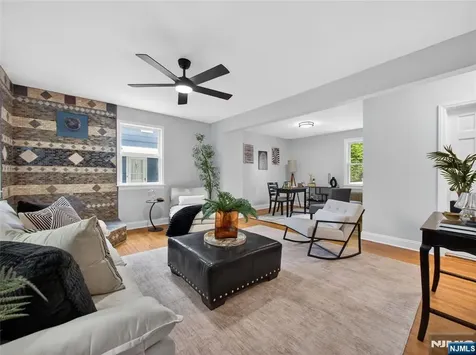 538 Coolidge Place Paramus NJ 07652