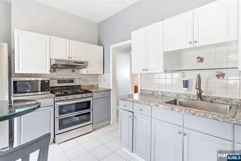 257 Parker Street Newark NJ 07104