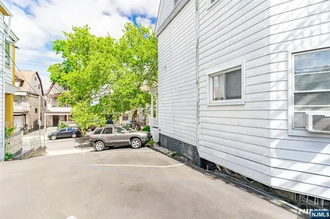 257 Parker Street Newark NJ 07104