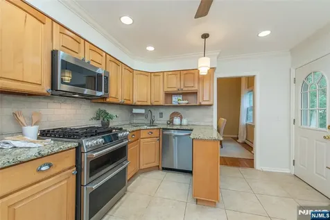 27 Bogert Road Montville Township NJ 07058