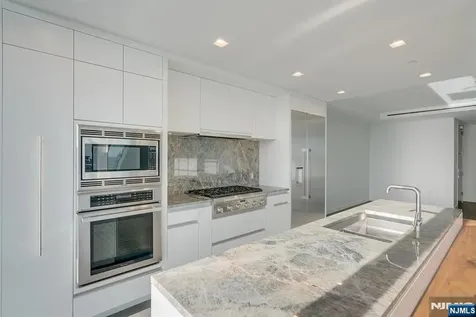 320 Adolphus Avenue Cliffside Park NJ 07010