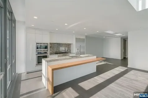 320 Adolphus Avenue Cliffside Park NJ 07010