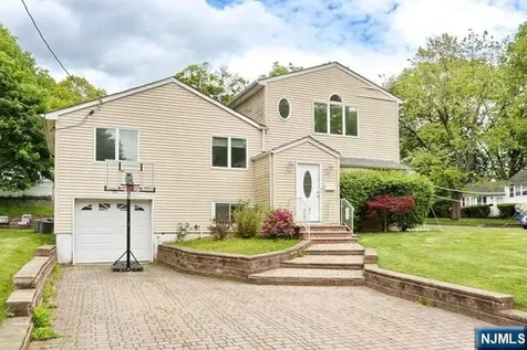 84 12th Street Cresskill NJ 07626