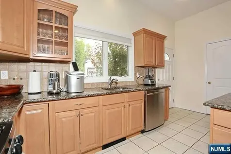 84 12th Street Cresskill NJ 07626