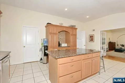 84 12th Street Cresskill NJ 07626