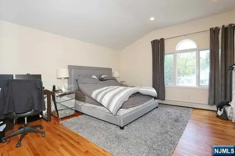84 12th Street Cresskill NJ 07626