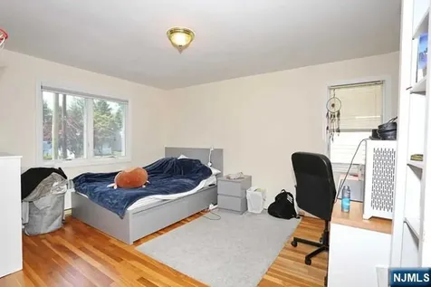 84 12th Street Cresskill NJ 07626