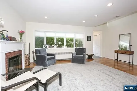 84 12th Street Cresskill NJ 07626