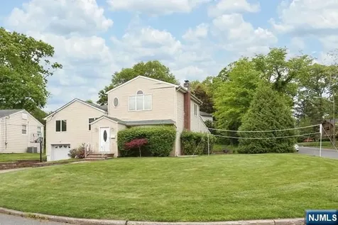 84 12th Street Cresskill NJ 07626