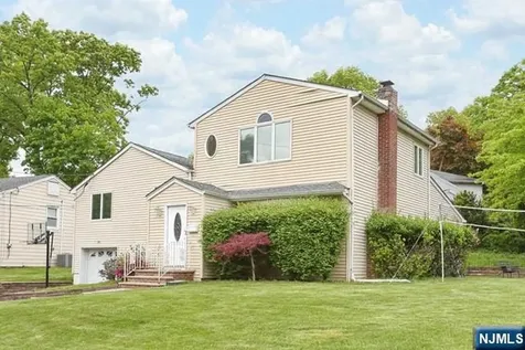 84 12th Street Cresskill NJ 07626