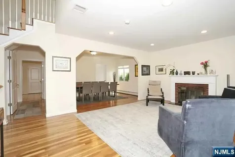 84 12th Street Cresskill NJ 07626