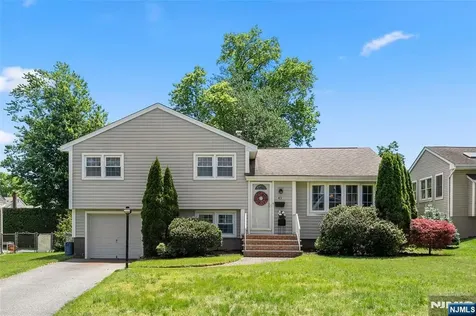 43 Woodvale Road Glen Rock NJ 07452