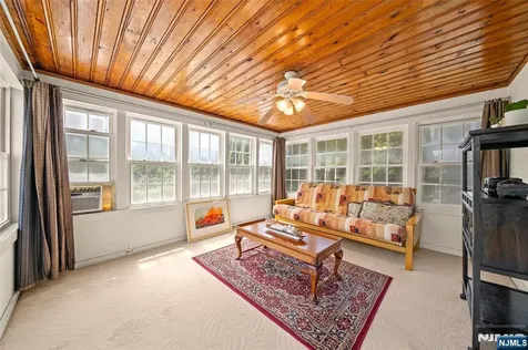 43 Woodvale Road Glen Rock NJ 07452