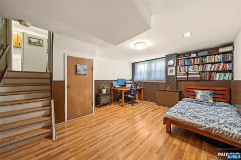 43 Woodvale Road Glen Rock NJ 07452