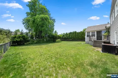43 Woodvale Road Glen Rock NJ 07452