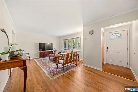 43 Woodvale Road Glen Rock NJ 07452