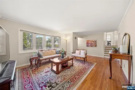 43 Woodvale Road Glen Rock NJ 07452