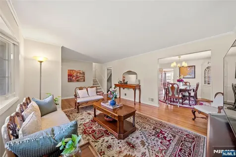 43 Woodvale Road Glen Rock NJ 07452