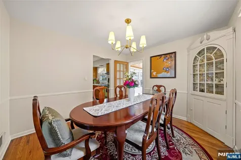 43 Woodvale Road Glen Rock NJ 07452