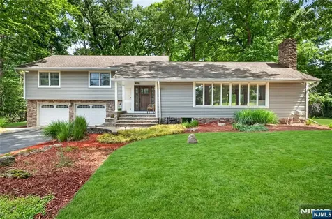 25 Cottontail Trail Upper Saddle River NJ 07458